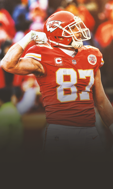 Kelce Signs Extension With Chiefs